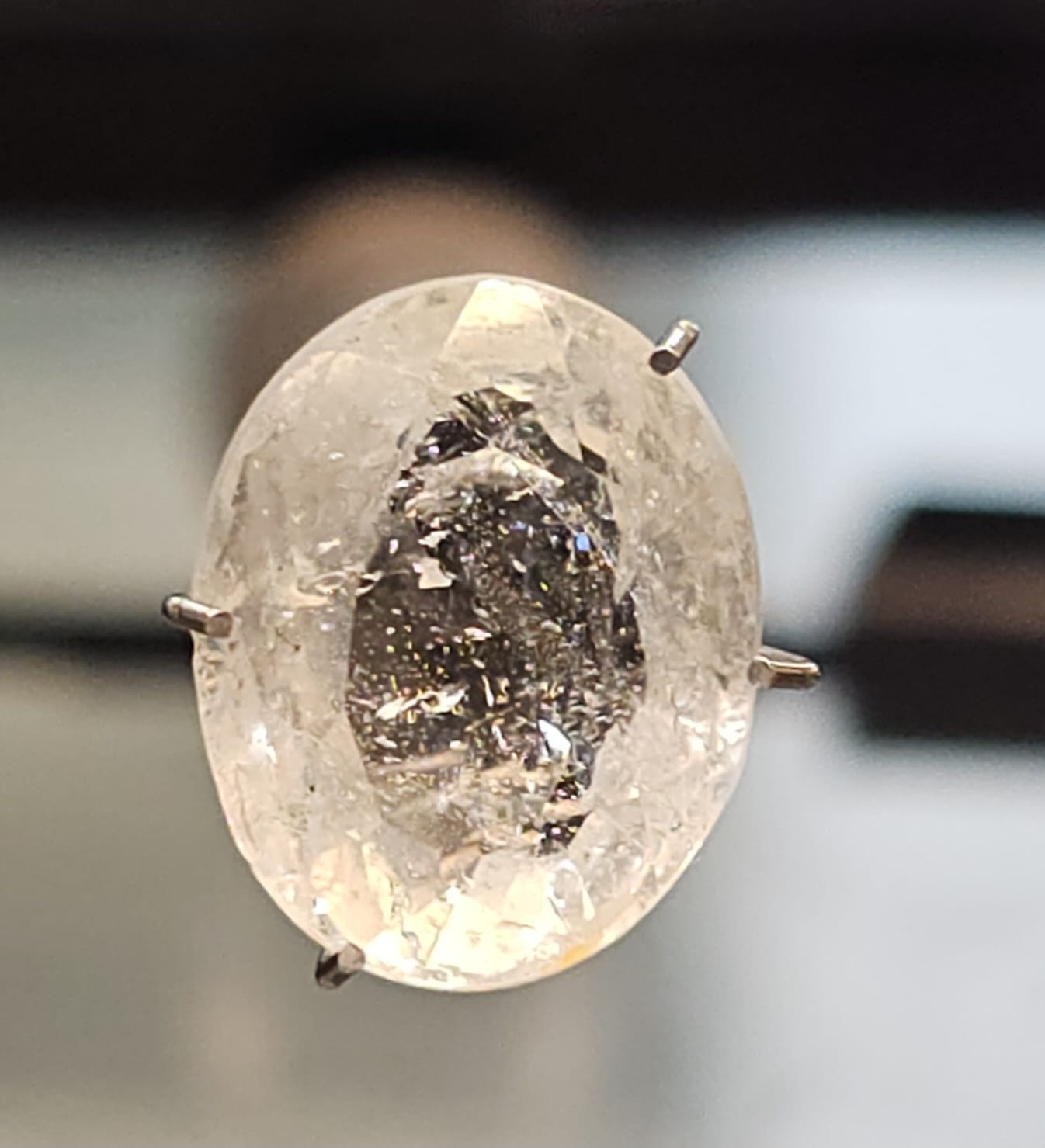 WHITE SAPPHIRE