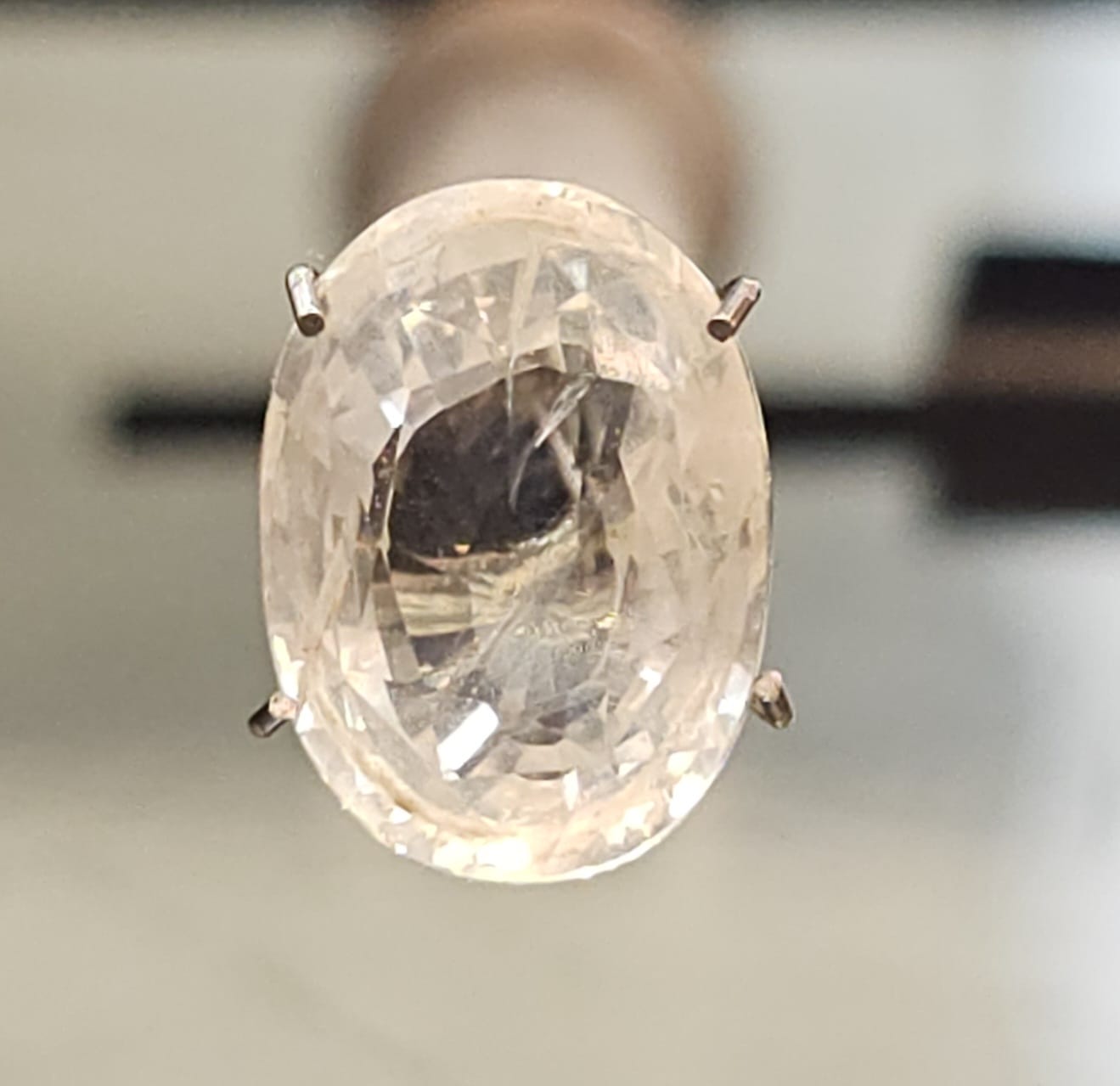 WHITE SAPPHIRE